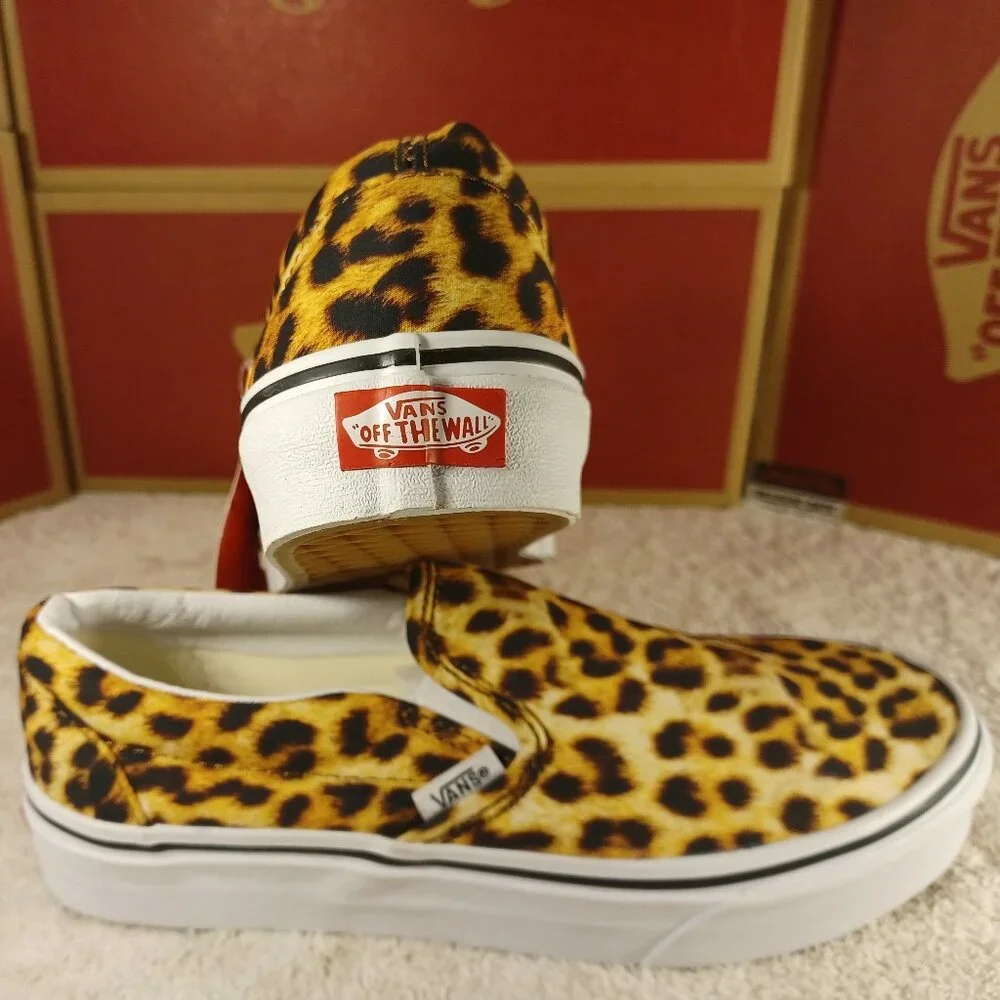 Vans Men's 4/Women's 5.5 Classic Slip On Leopard Black/True White VN0A5A08316